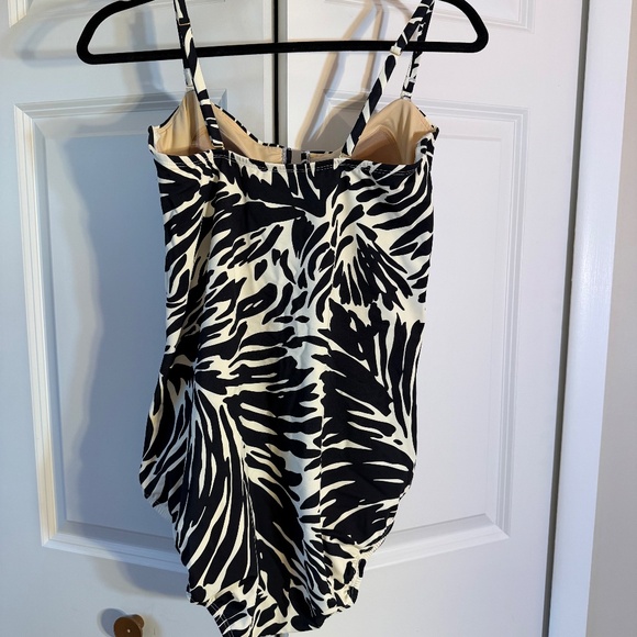 Zebra stripe one piece suit- 16 - Picture 3 of 5